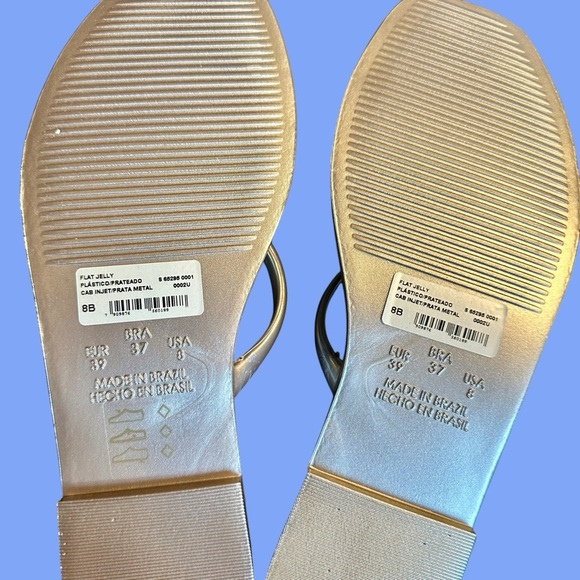 NWT Aqua Silver Metallic Slip-On Jelly Sandals in “Prata Metalized” Size 8 - Picture 6 of 13